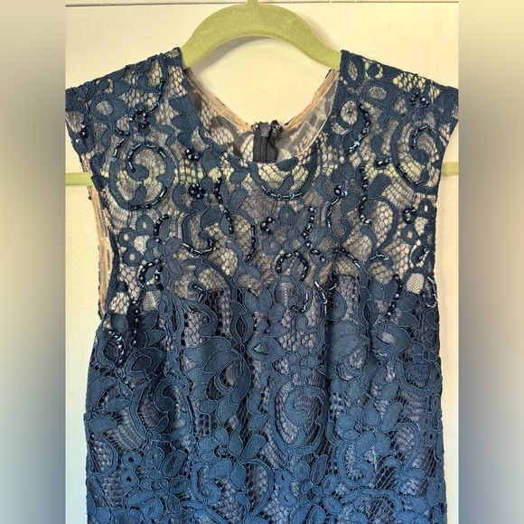 Carmen Marc Valvo Infusion Lace Dress - Picture 3 of 8